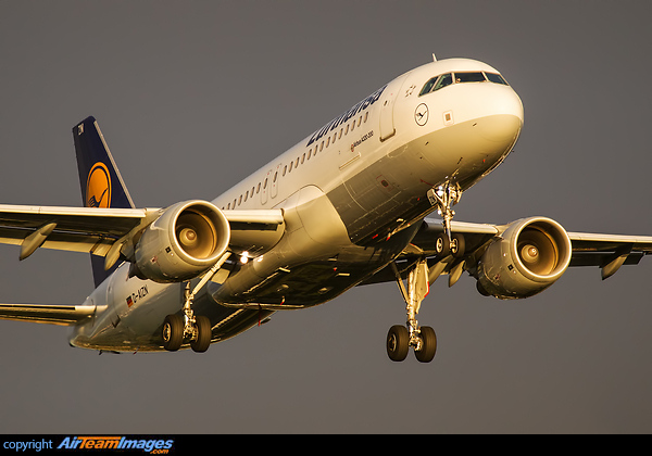 Airbus A320-211 Airbus A320-211
