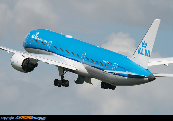 Boeing 787-9 Dreamliner Boeing 787-9 Dreamliner