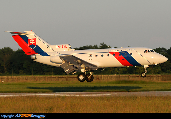 Yakovlev Yak-40 Yakovlev Yak-40