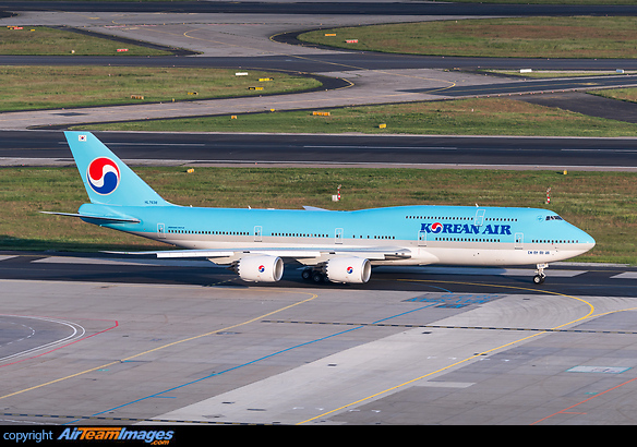 Recently delivered on 26 May 2016, performing one of its first flights in normal service. Boeing 747-8B5
