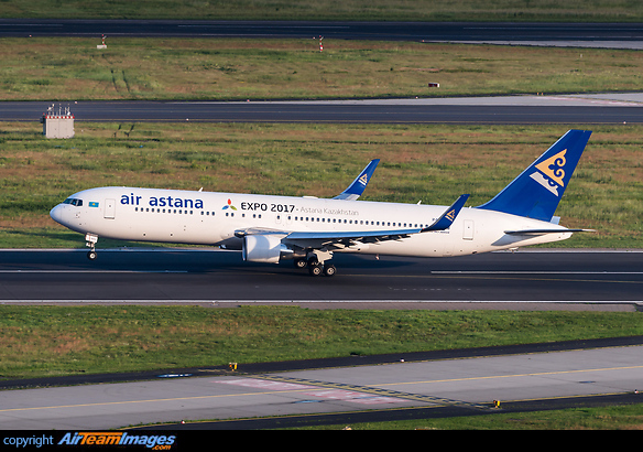EXPO2017 titles Boeing 767-3KY/ER