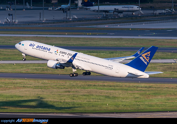 EXPO2017 titles Boeing 767-3KY/ER