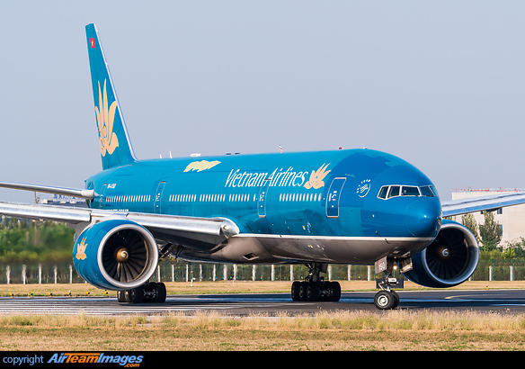 Boeing 777-2Q8/ER Boeing 777-2Q8/ER