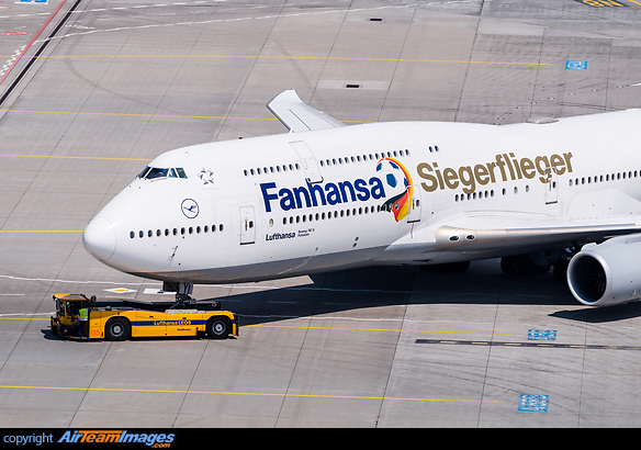 Boeing 747-830 Boeing 747-830