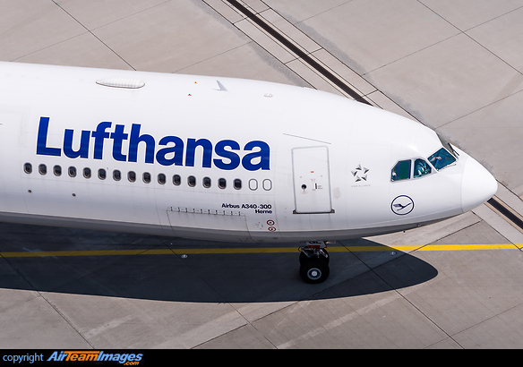 Airbus A340-313 Airbus A340-313