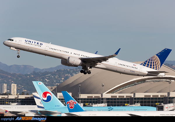 Boeing 757-33N Boeing 757-33N