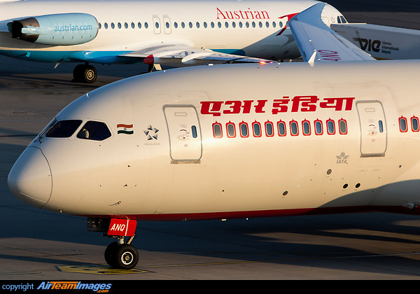 Boeing 787-8 Dreamliner Boeing 787-8 Dreamliner