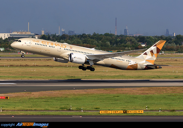 Boeing 787-9 Dreamliner Boeing 787-9 Dreamliner