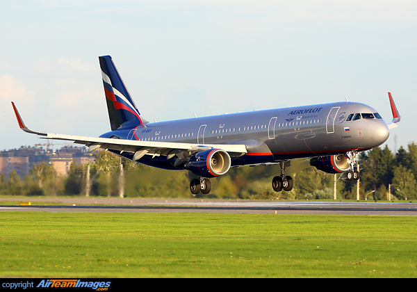 New slightly darker color scheme Airbus A321-211(WL)
