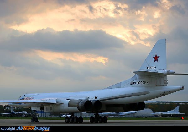 Tupolev Tu-160 Tupolev Tu-160
