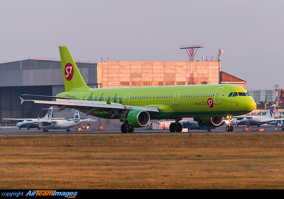 Airbus A321-211 Airbus A321-211