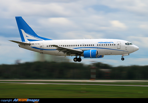 Boeing 737-505 Boeing 737-505