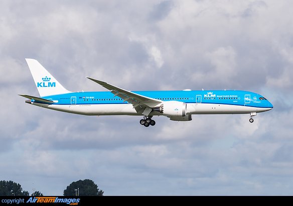 Boeing 787-8 Dreamliner Boeing 787-8 Dreamliner