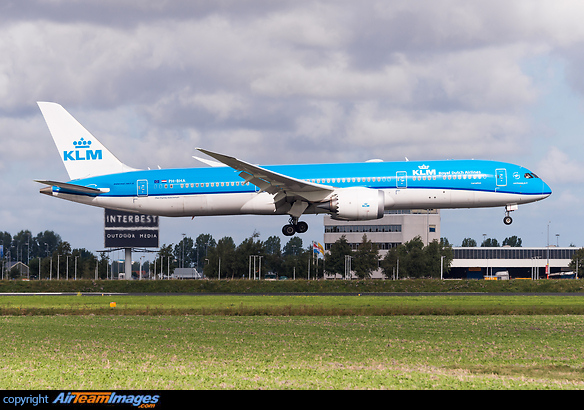 Boeing 787-8 Dreamliner Boeing 787-8 Dreamliner