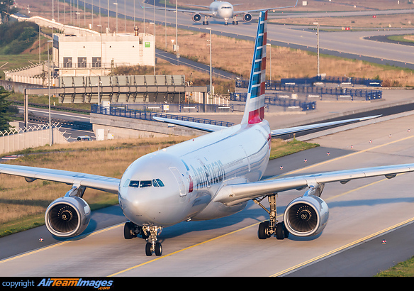 Airbus A330-242 Airbus A330-242