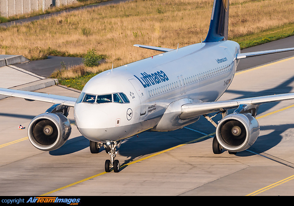 Airbus A320-214 Airbus A320-214