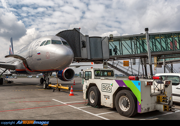 Airbus A320-214 Airbus A320-214