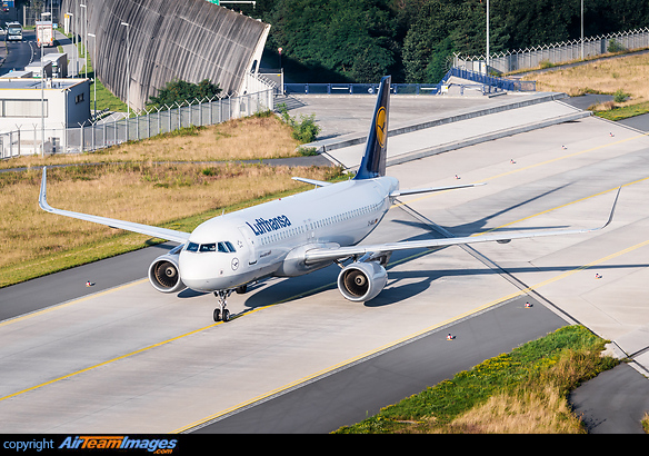 Airbus A320-214 Airbus A320-214
