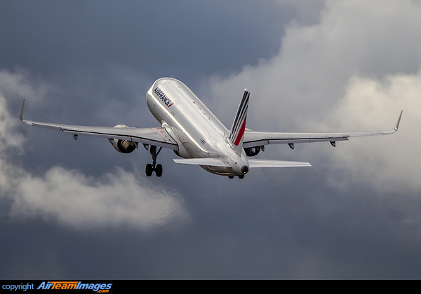 Airbus A320-214 Airbus A320-214