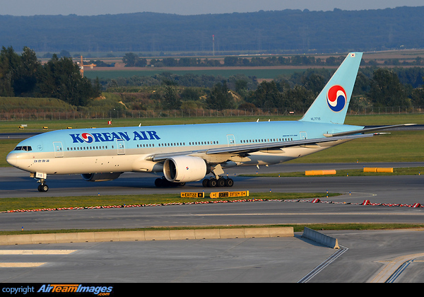 Boeing 777-2B5/ER Boeing 777-2B5/ER