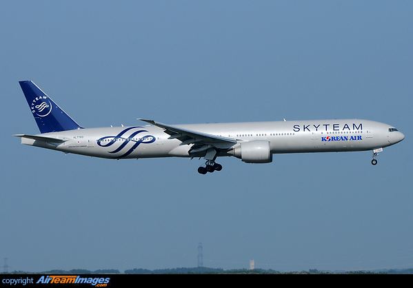 Boeing 777-3B5/ER Boeing 777-3B5/ER