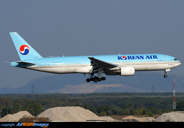 Boeing 777-2B5/ER Boeing 777-2B5/ER