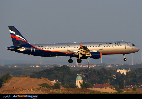 Airbus A321-211 Airbus A321-211