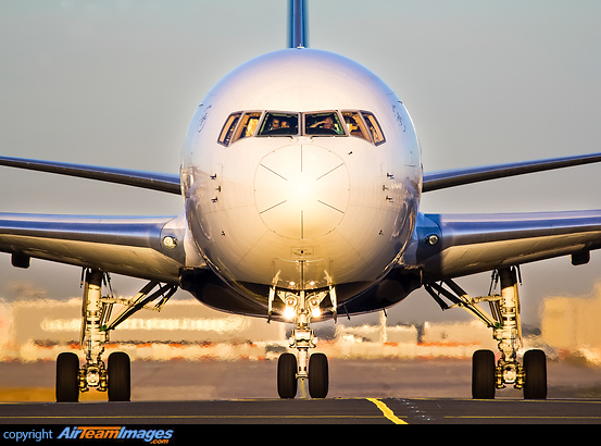 Boeing 767-332/ER Boeing 767-332/ER