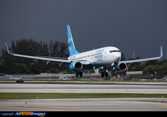 The Clinton campaign new Boeing 737-800 with Clinton's slogan "Stronger Together" across the side and her "H" logo painted on the tail. Boeing 737-86J