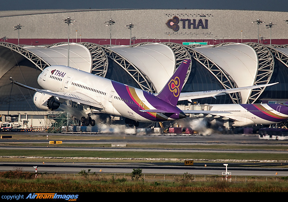 Boeing 787-8 Dreamliner Boeing 787-8 Dreamliner