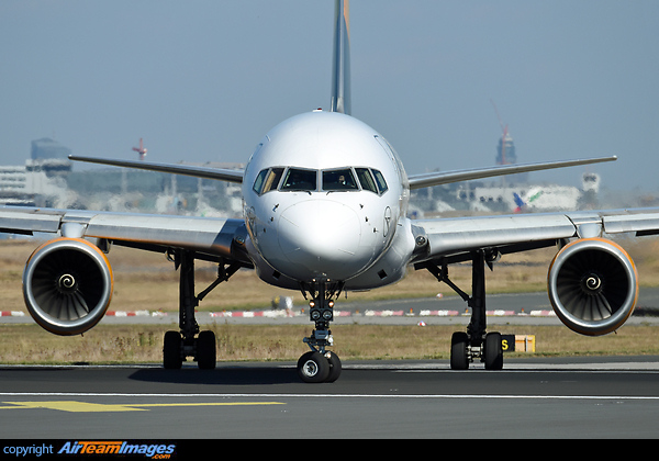 Boeing 757-330 Boeing 757-330