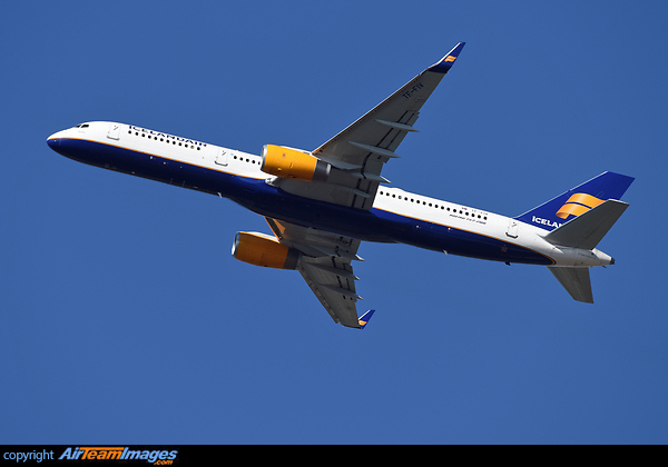 Boeing 757-208 Boeing 757-208