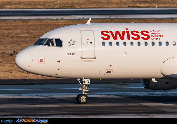 Airbus A320-214 Airbus A320-214
