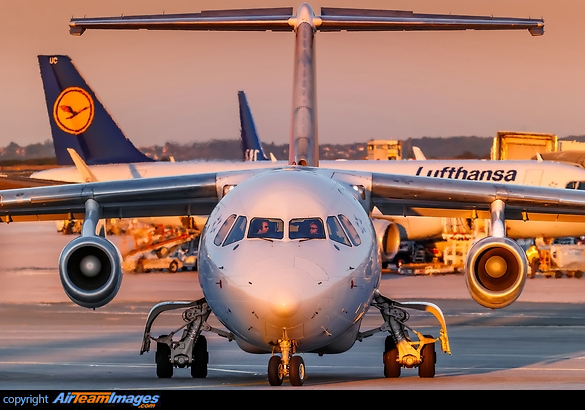 British Aerospace Avro RJ100 British Aerospace Avro RJ100