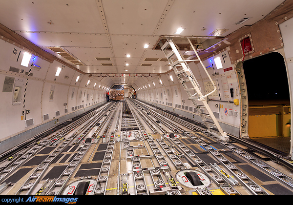 Boeing 747-467F(SCD) Boeing 747-467F(SCD)