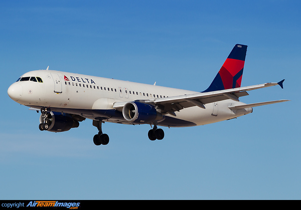 Airbus A320-212 Airbus A320-212