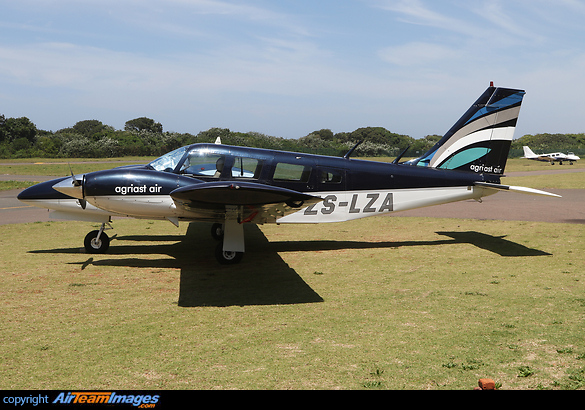 Piper PA-34-200T Seneca II Piper PA-34-200T Seneca II
