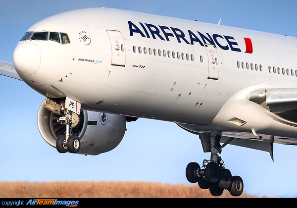 Boeing 777-228/ER Boeing 777-228/ER