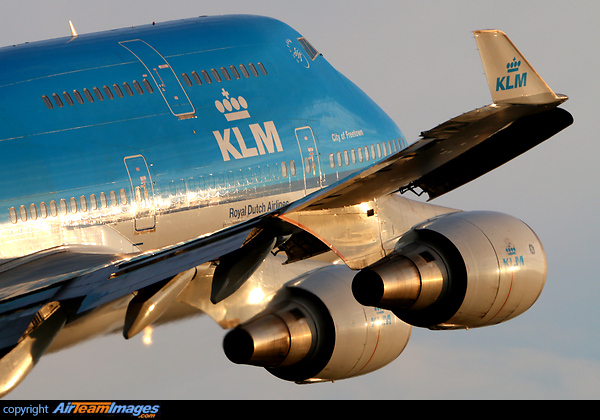 Boeing 747-406M Boeing 747-406M
