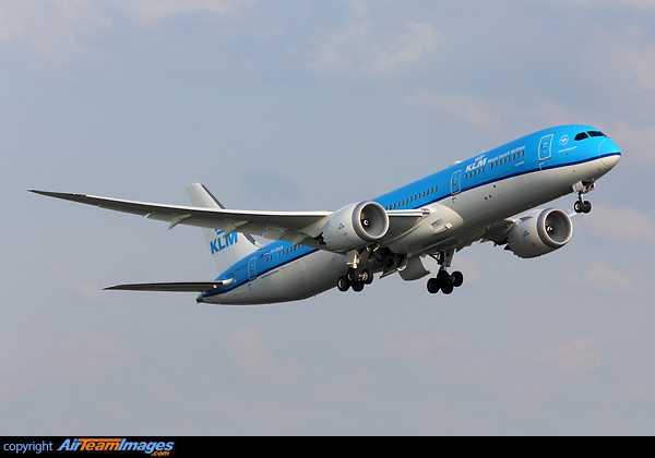 Boeing 787-9 Dreamliner Boeing 787-9 Dreamliner