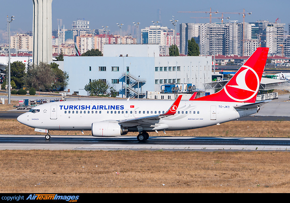 The very last of previously four -700s in service with TK. Boeing 737-752