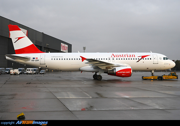 First A320 in the new livery. Airbus A320-214