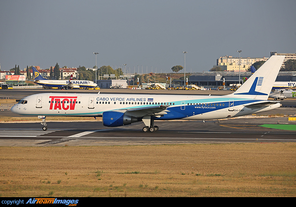 Boeing 757-2Q8 Boeing 757-2Q8