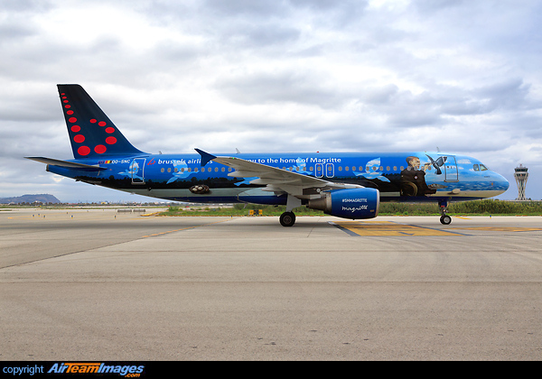 Airbus A320-214 Airbus A320-214