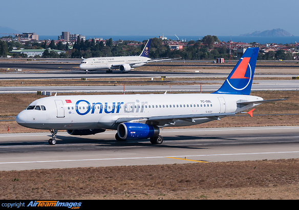 Airbus A320-232 Airbus A320-232