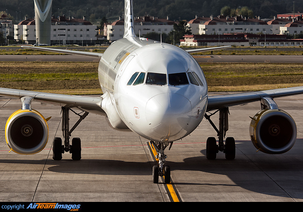Airbus A320-232 Airbus A320-232