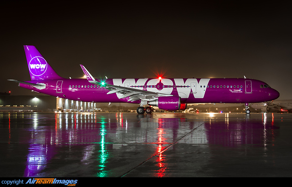 Airbus A321-211 Airbus A321-211