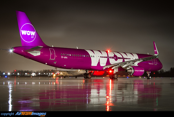 Airbus A321-211 Airbus A321-211