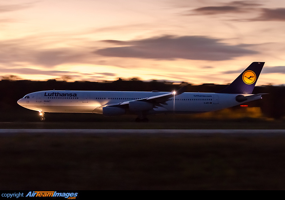 Airbus A340-313 Airbus A340-313