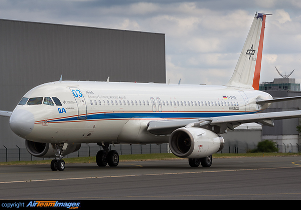 Airbus A320-232 Airbus A320-232